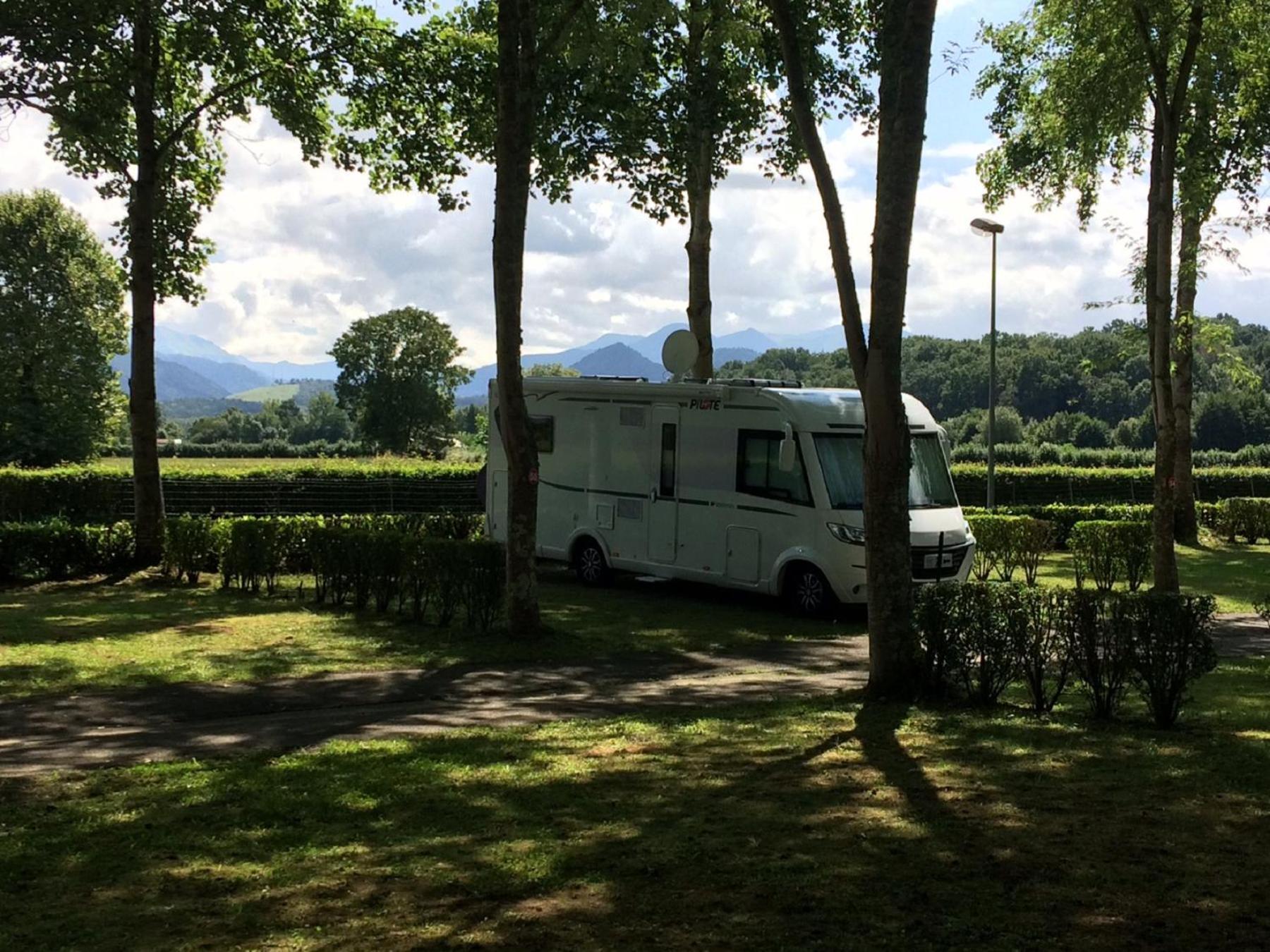 Camping Pyrenees Nature Oloron-Sainte-Marie Buitenkant foto
