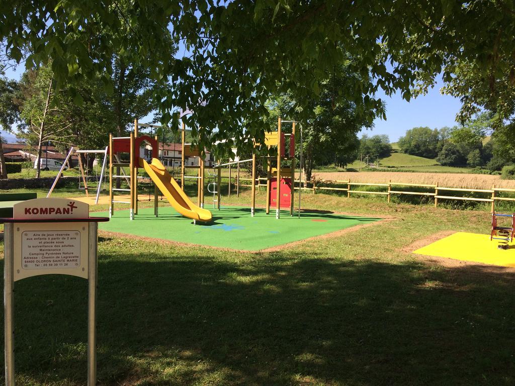 Camping Pyrenees Nature Oloron-Sainte-Marie Buitenkant foto